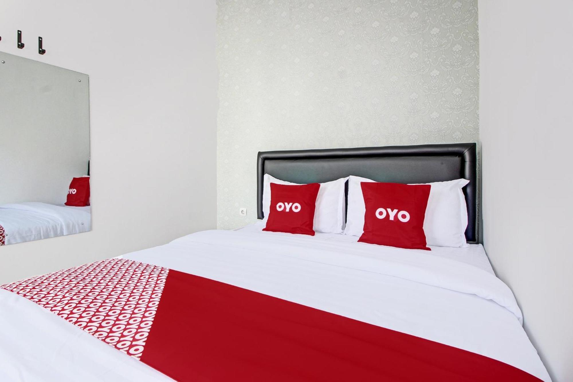 Super Oyo Collection O 92363 Kp Inn Джок'якарта Екстер'єр фото